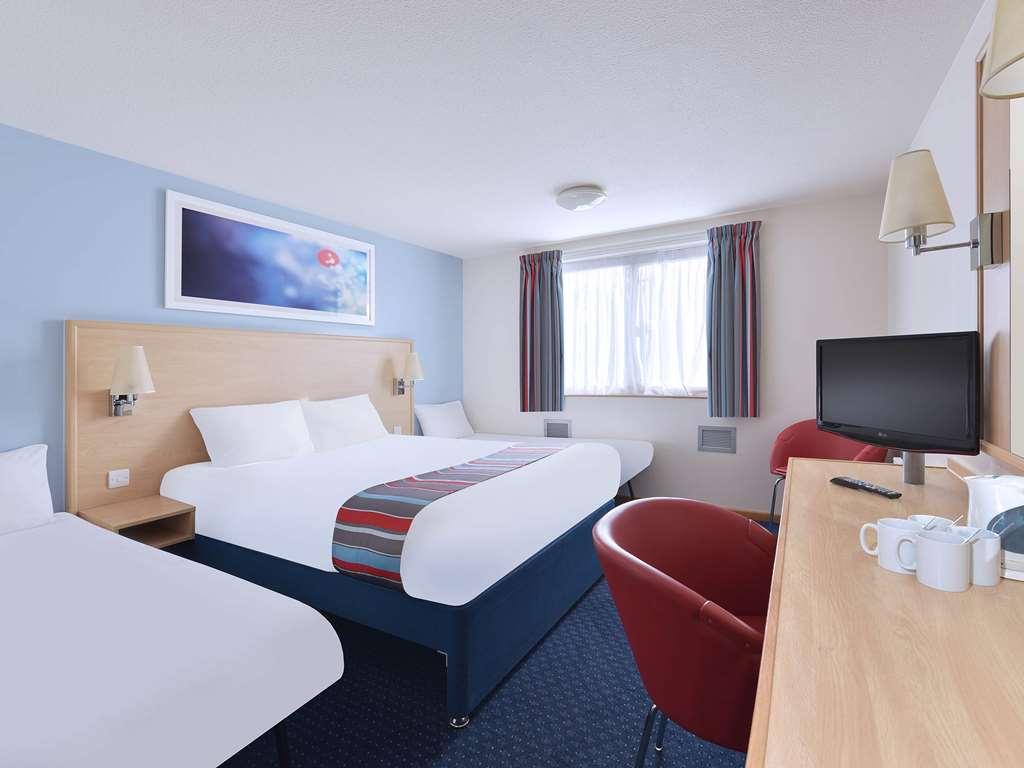 Travelodge Newbury Tot Hill Cameră foto